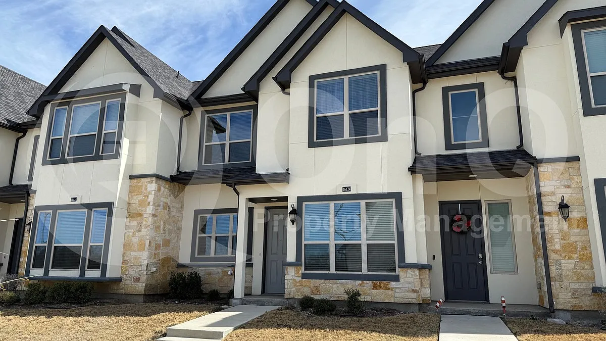 Building Photo - 16124 Doe Lake Dr