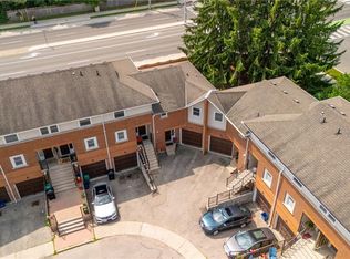 465 Beechwood Pl #12, Waterloo, ON N2T 2N8