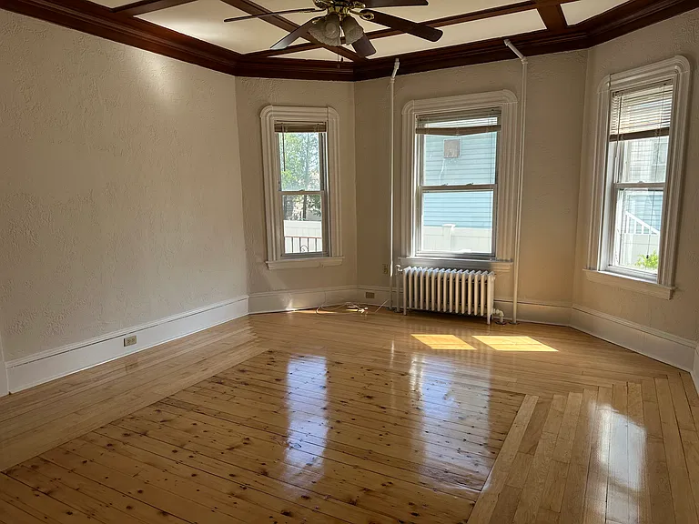 25-27 French Ave #1 — Photo 3