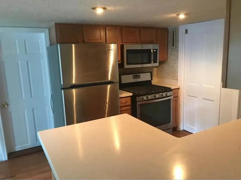 838 Winthrop Ave