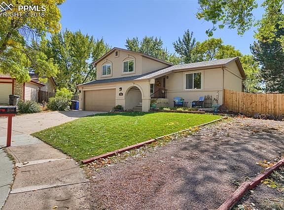 Extra driveway; perfect for RV, camper or boat.