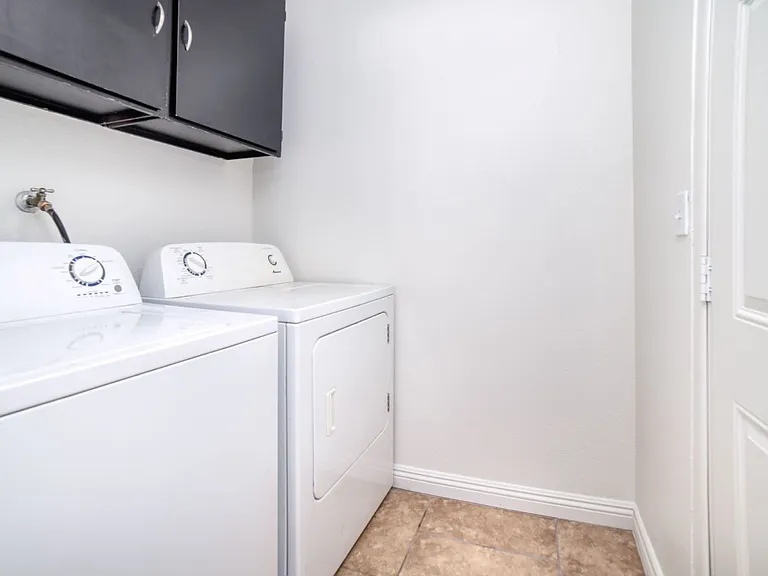 3556 Ruth Dr — Photo 16