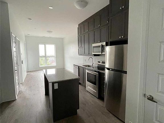 2nd image of 95 Dundas St W #411