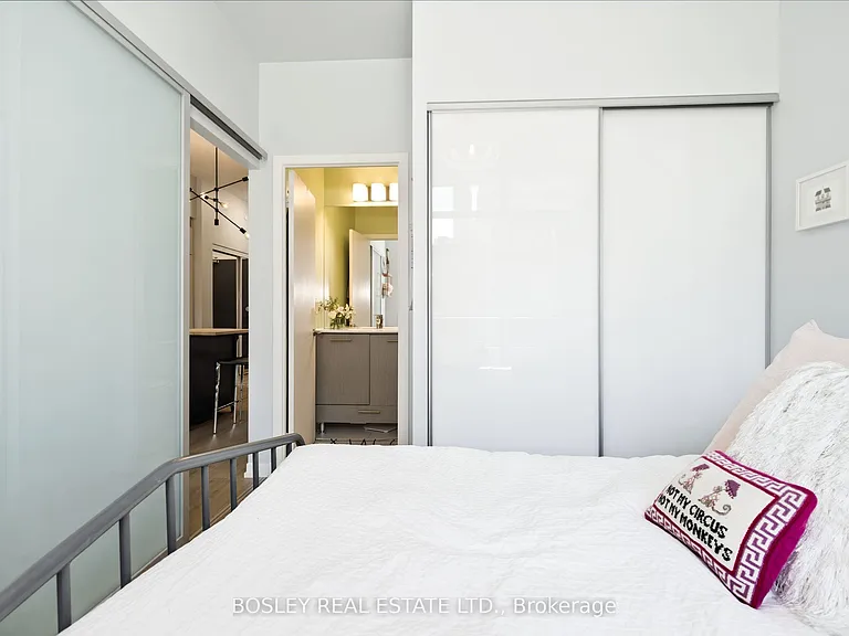 435 Richmond St W #205 — Photo 18
