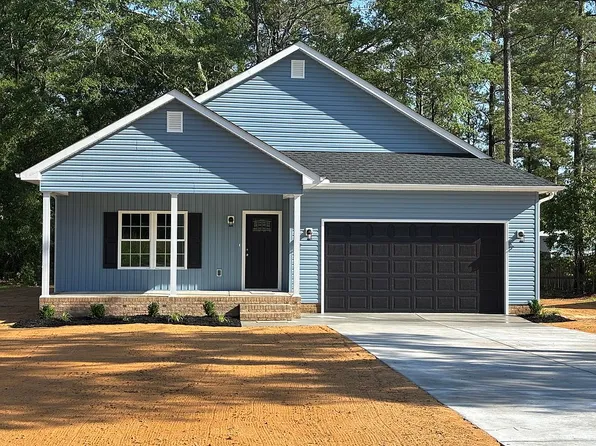 118 Trestle St, Hamlet, NC 28345