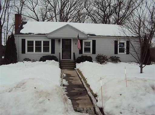 2nd image of 11 Hollywood Dr
