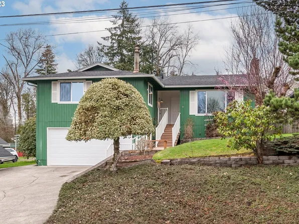 533 E 4th St, Rainier, OR 97048