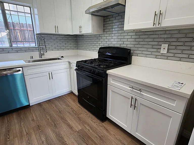 4732 Elmwood Ave #3 — Photo 2