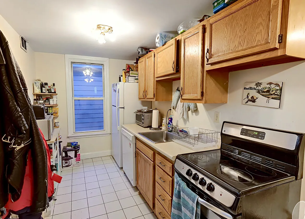 4 bed, $3,950 — Photo 3