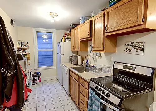 216 Freeman St Photo 1