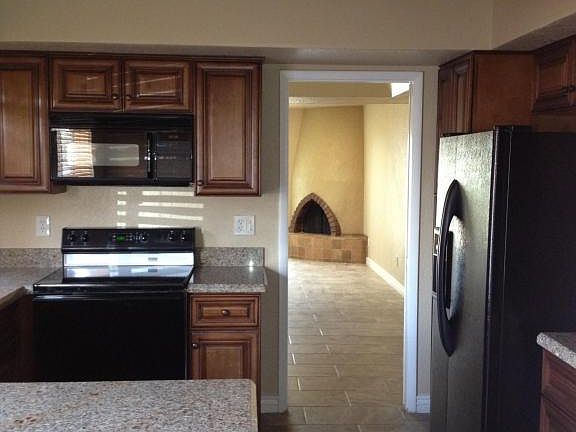 4th image of 4126 E Charter Oak Rd