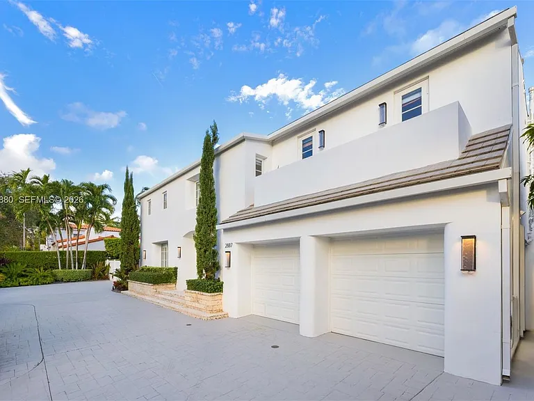 2887 Pine Tree Dr — Photo 39