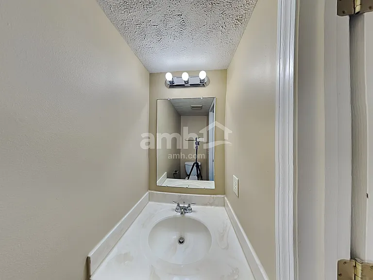 4460 Landmark Rd — Photo 10