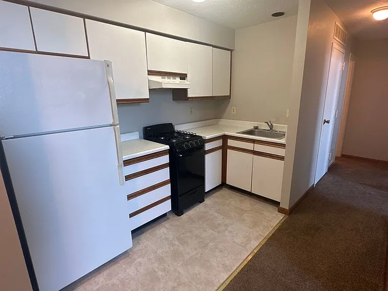 233 Ridgewood Ave — Photo 6