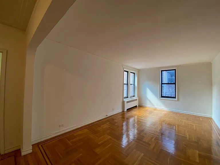 600 W 218th St #LJ — Photo 4