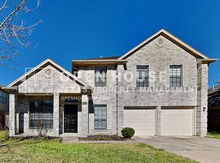 1125 Woodchase Dr, Pearland, TX 77581