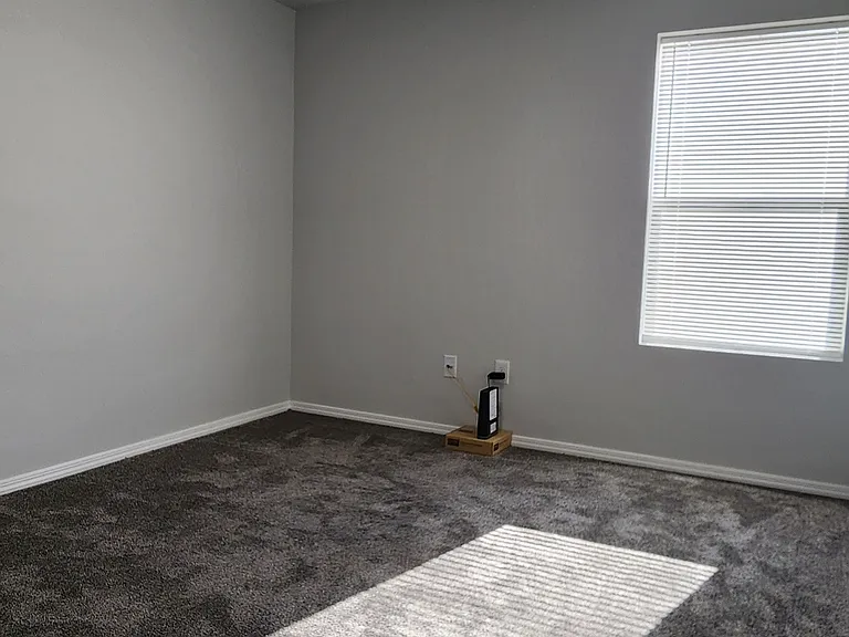 409 Hildago Way — Photo 12