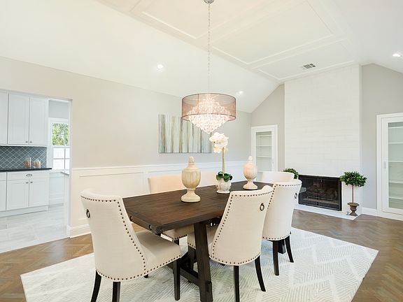 Vaulted Ceiling Formal Dine