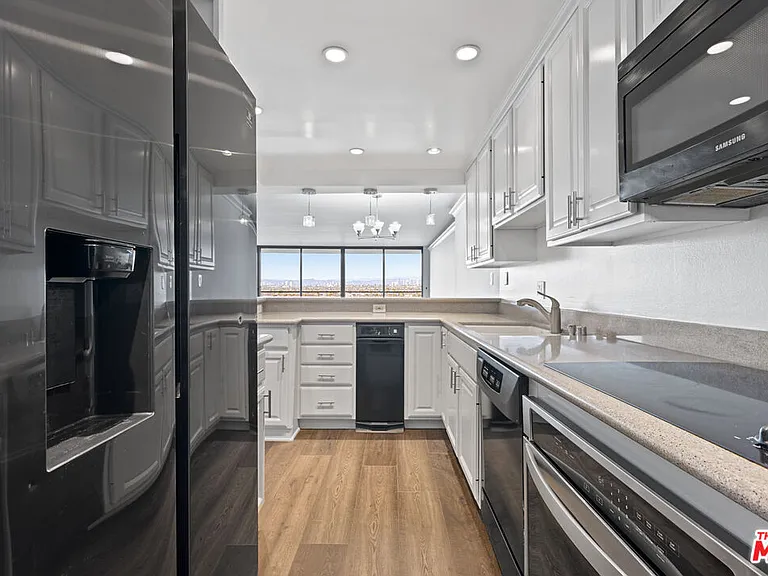4316 Marina City Dr #531 — Photo 6
