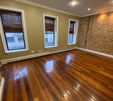 3rd image of 731 Franklin Ave #2F