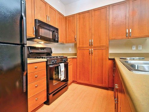 4th image of 1840 25th Ave NE APT 313