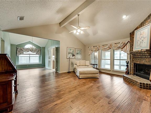 5th image of 807 Steadman Dr