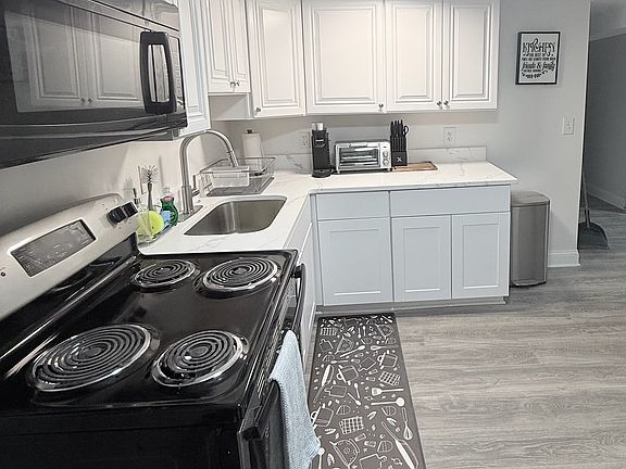 2nd image of 4415 38th St