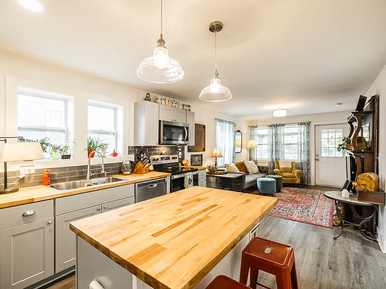 248 Morrison St — Photo 17