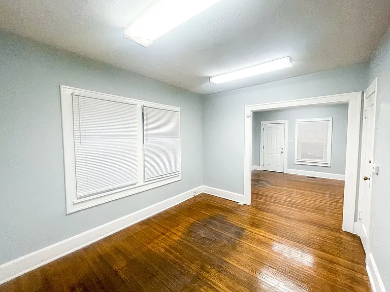 710-712 N Bosart Ave — Photo 12