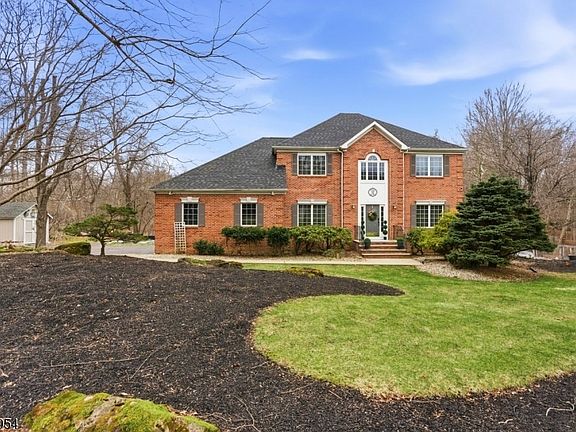 4th image of 26 Fox Hollow Way