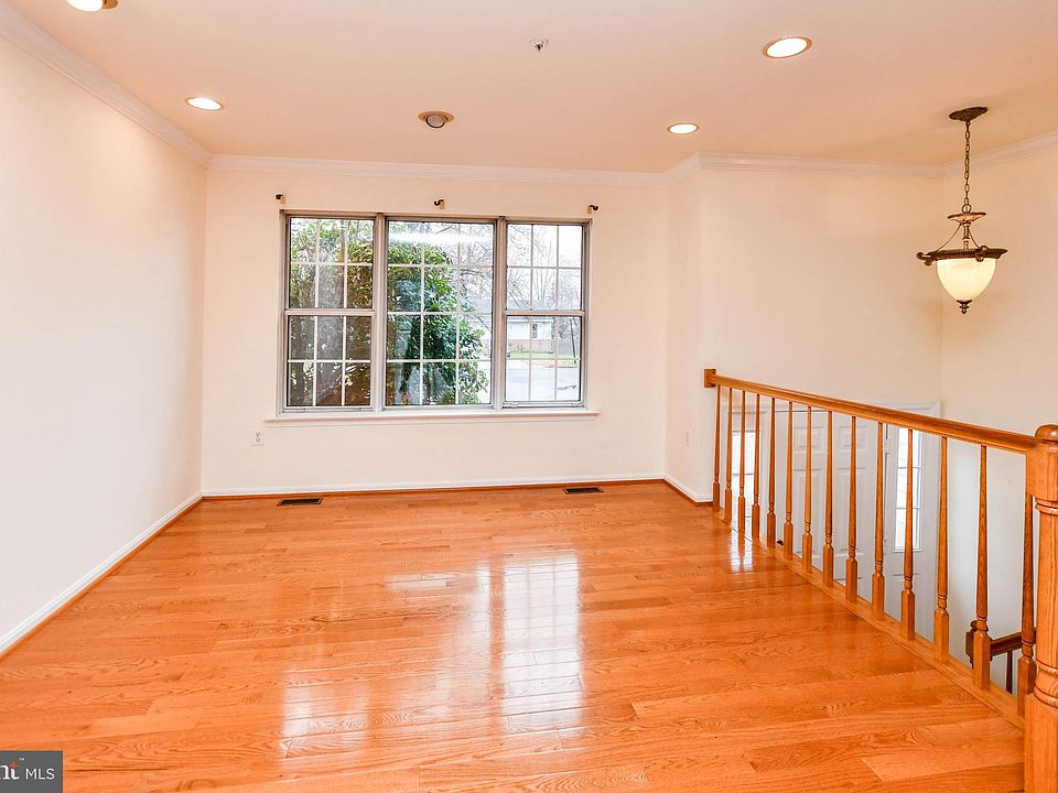 5323 Wiley St, Riverdale, MD 20737 Zillow