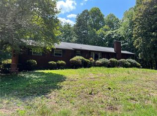 2250 Amarillo Ln, Walkertown, NC 27051