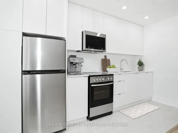 49 Glen Elm Ave, Toronto, ON