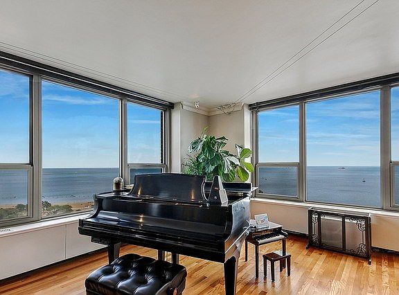 5th image of 1550 N Lake Shore Dr APT 21A
