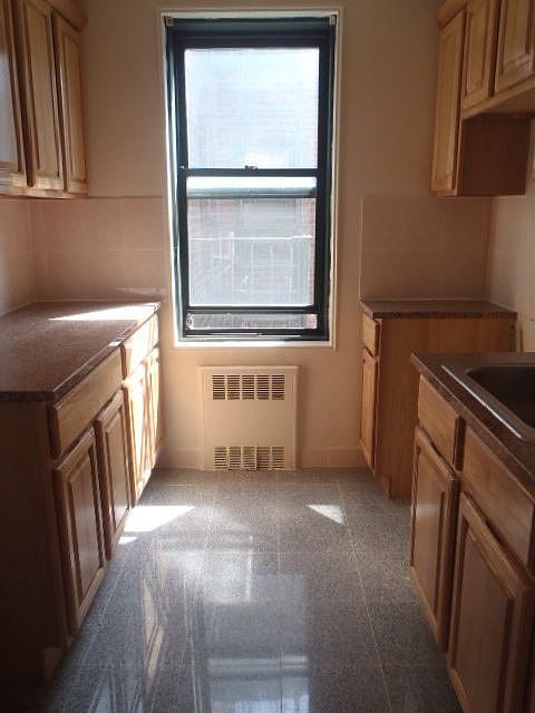 1st image of 14021 Burden Cres APT 405
