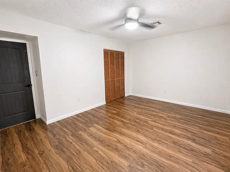 1237 E Riviera Dr — Photo 9