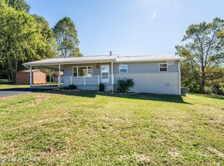 211 Grandview Dr, Crossville, TN 38555