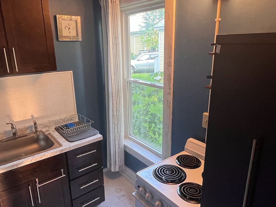 1st image of 12 Railroad St #1