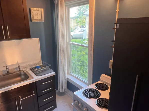 12 Railroad St #1, Essex Junction, VT 05452