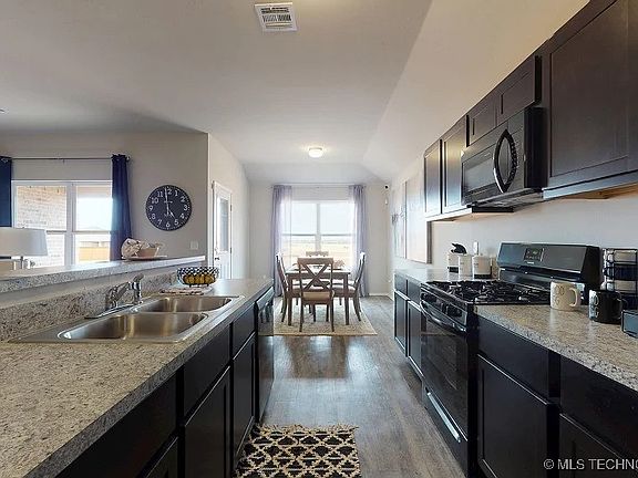 6th image of this home