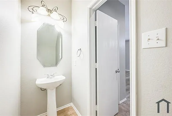 5435 Jacob Dr — Photo 7