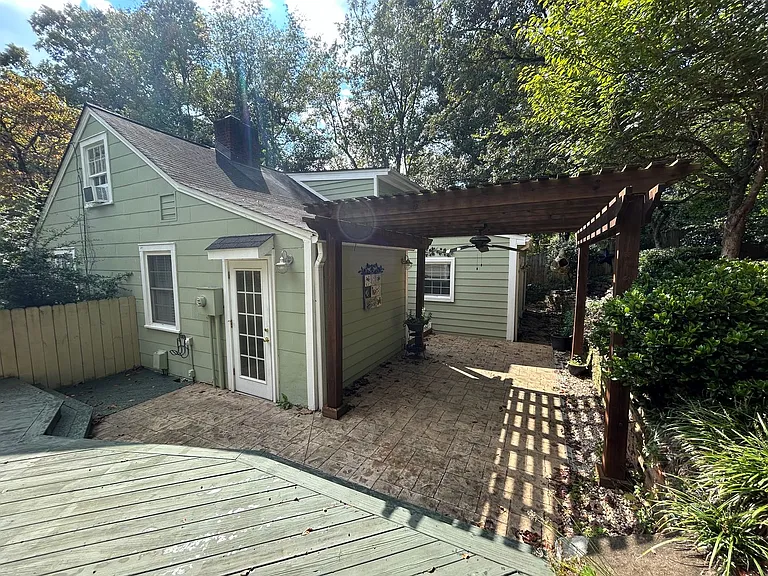 2461 Lyndhurst Ave — Photo 73