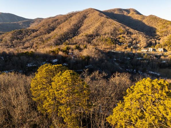 4 Old Rd, Cherokee, NC 28719