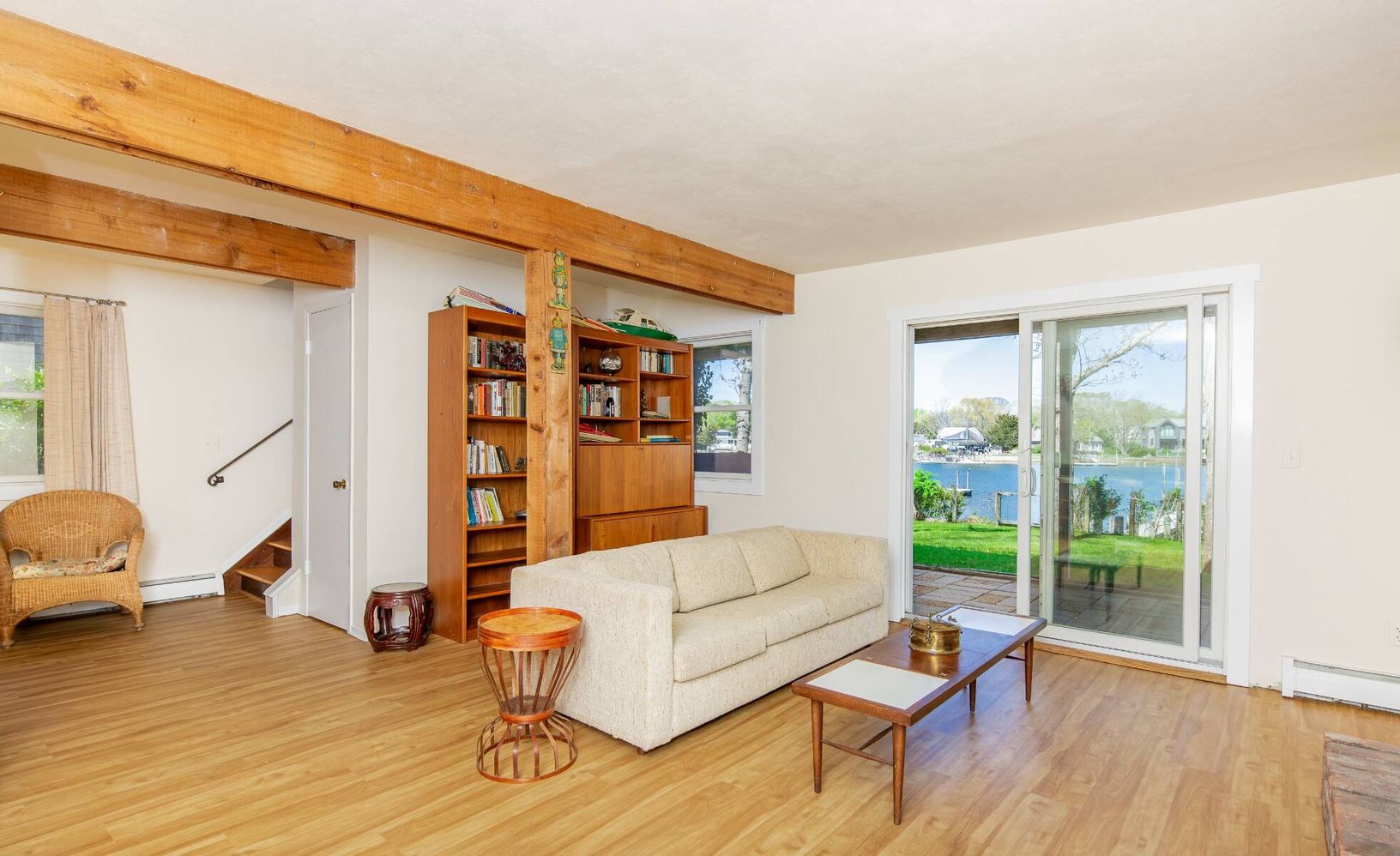  Entertaining Area