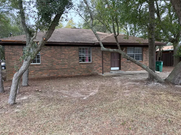 204 Joachim Dr, Gulf Breeze, FL 32561