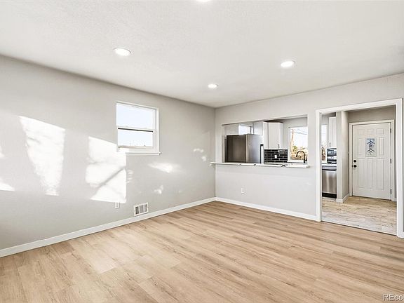 4th image of 6890 Ivanhoe Street