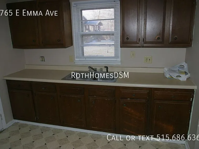 1765 E Emma Ave — Photo 3
