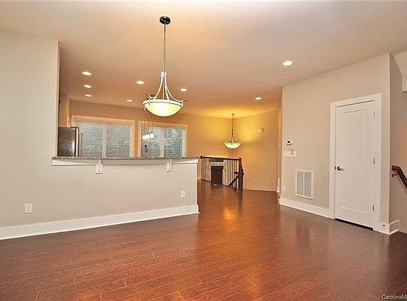 2nd image of 708 Lamar Ave