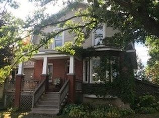 342 Roosevelt Ave #2, Ottawa, ON K2A1Z3