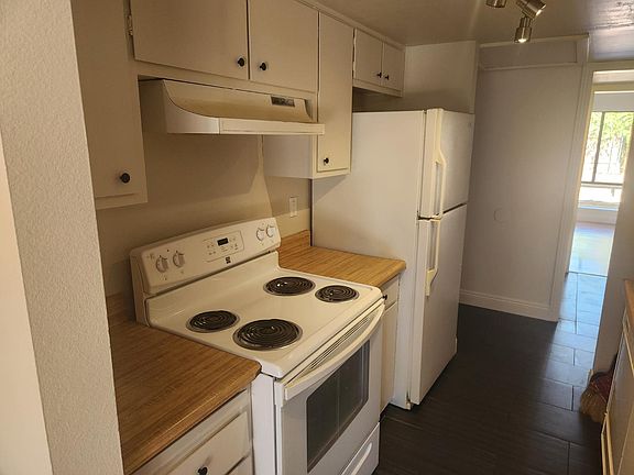 5th image of 2462 Larkspur Ln APT 345